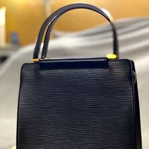 LOUIS VUITTON
Black Epi Leather Figari PM